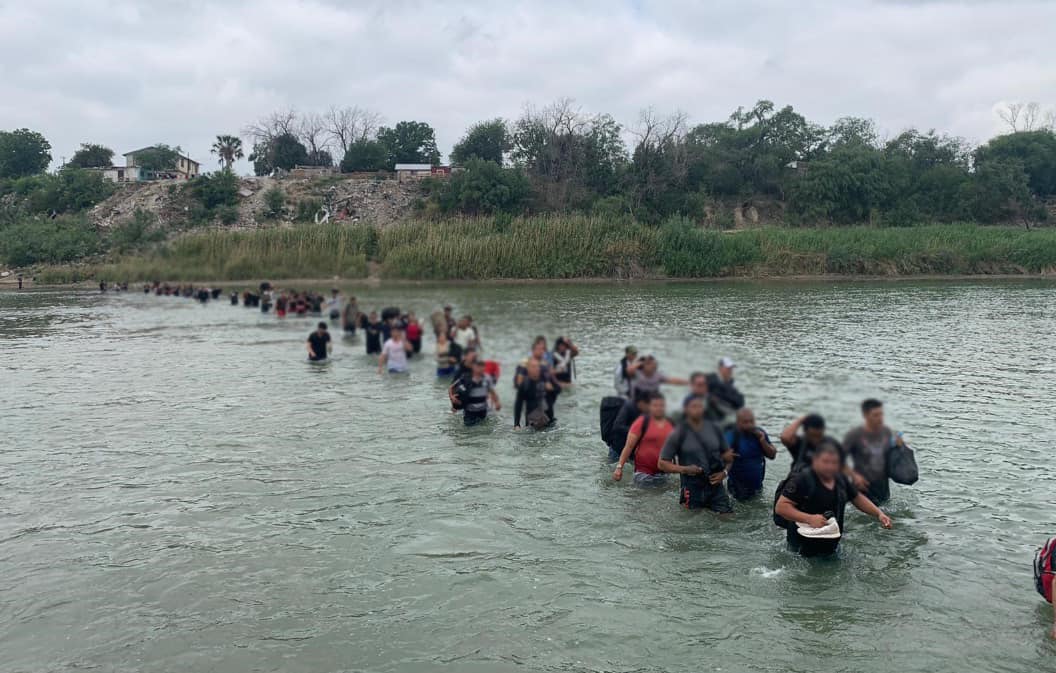 Migrants Crossing In Eagle Pass 9 29 2022